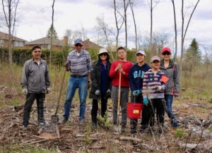 2019 Butternut Planting team at Kanata Lakes